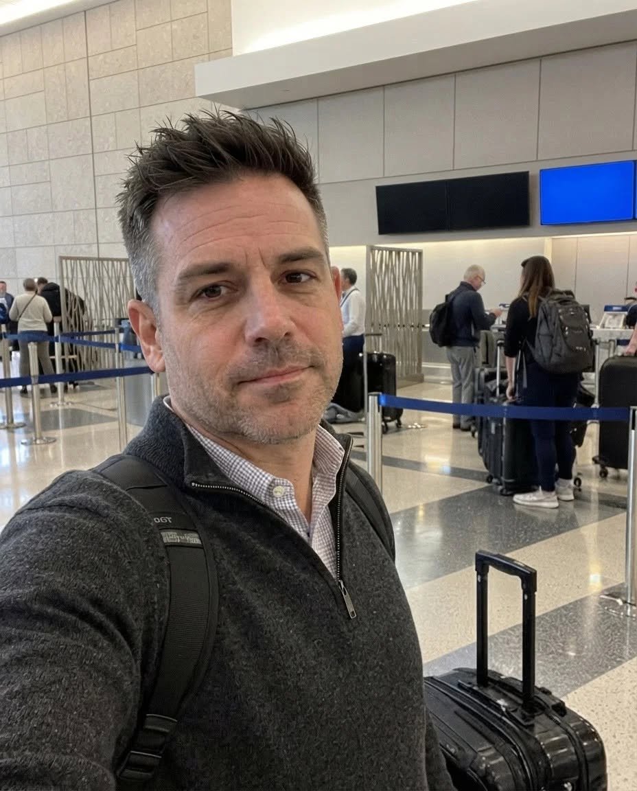 My husband forgot the papers he needed for his business trip, so I drove to the airport to bring them to him — I thought I was simply saving his business speech until I got there and saw something I never expected.